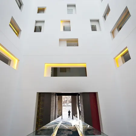 Mandarin Oriental, Hotel