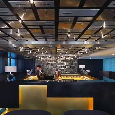 Mandarin Oriental, Hotel