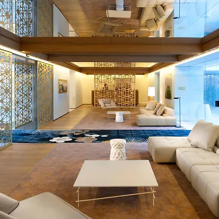 Mandarin Oriental, Hotel