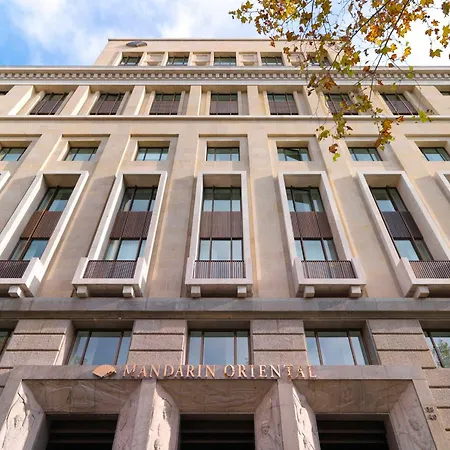 Mandarin Oriental, Hotel