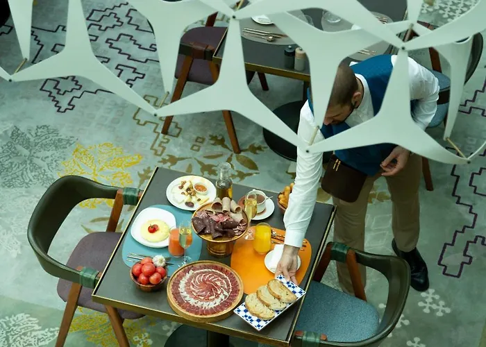 Mandarin Oriental, Hotel